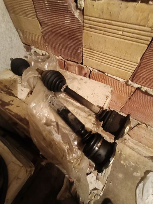 Полуоски Ауди А3 автоматик, 1.8 бензин 125 к.с