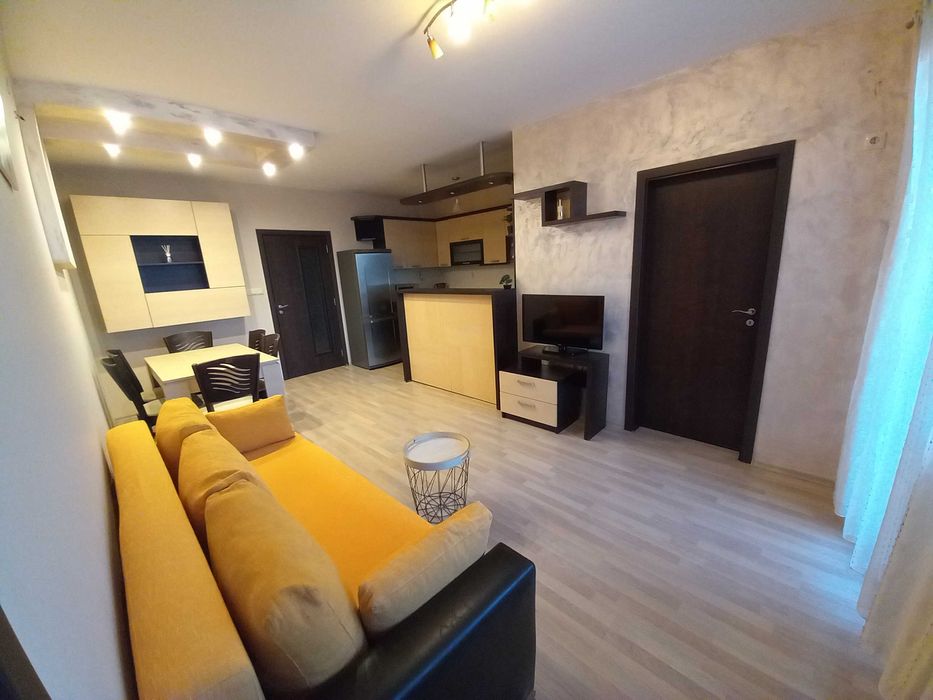 Отдавам 3-стаен обзаведен апартамент