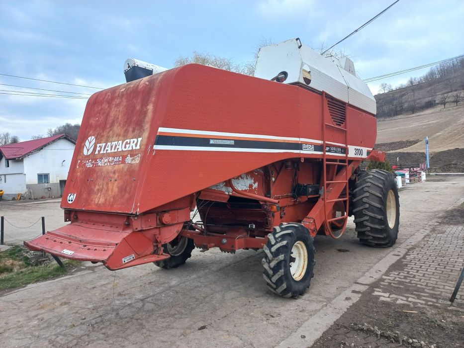 Dezmembram combina Laverda 3700 — poza 3