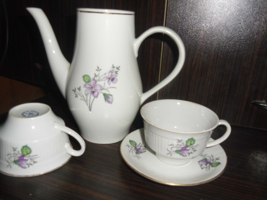 Set 4 pers. cesti  portelan cu violete