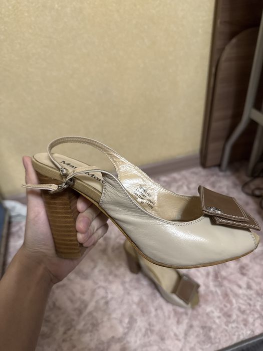 Босоножки женские