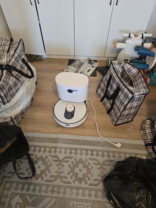 Продам робот-пылесос Roidmi EVA Plus