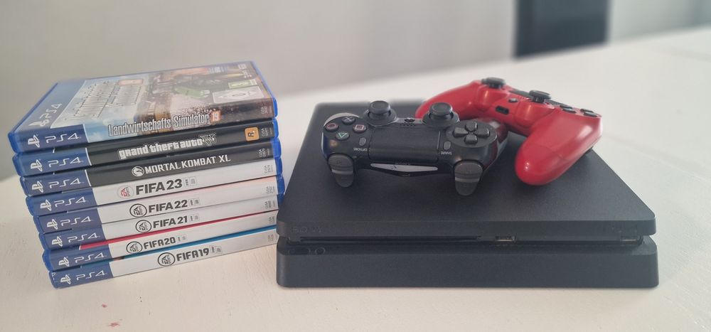 Vând PlayStation