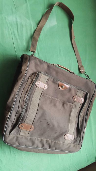 "Чанта - калъф " за официални дрехи ADOLFO