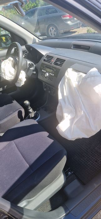 Сузуки  Суифт  Suzuki  Swift  2009г. 1.300куб.  90кс. БЕНЗИН  НА ЧАСТИ