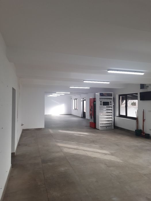 Spaţiu Comercial de vànzare în Vadu Moldovei E 85