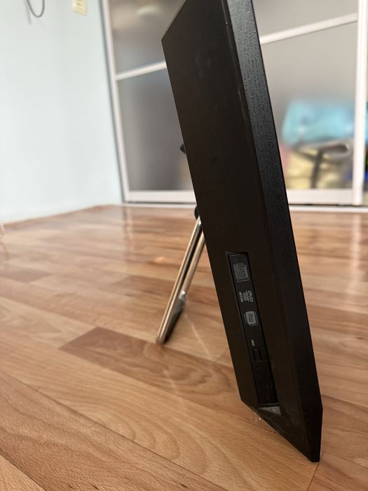 Моноблок Lenovo ThinkCentre - в отличном состоянии