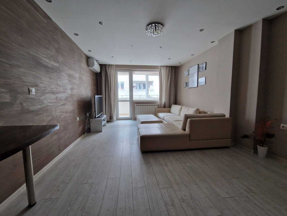 Дава се под наем Двустаен апартамент в София, Хладилника - 80 кв.м за 680 € - Снимка #1