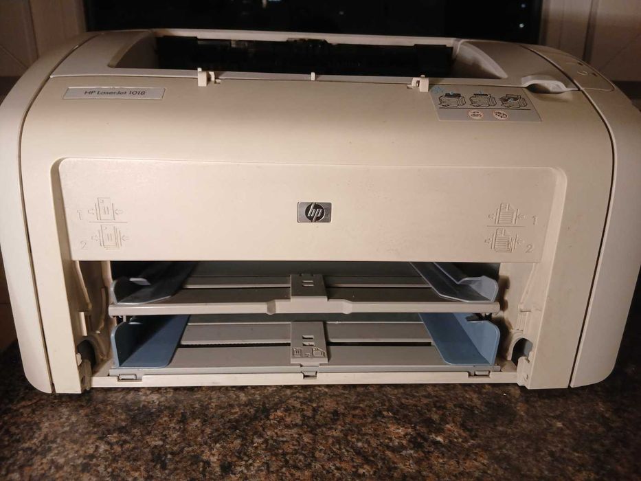 Лазарен принер HP LaserJet 1018 – работещ, понякога с дефект в печата