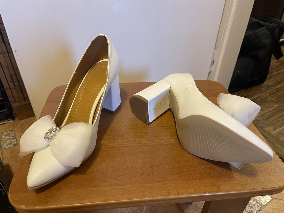 Sandale, mocasini, pantofi