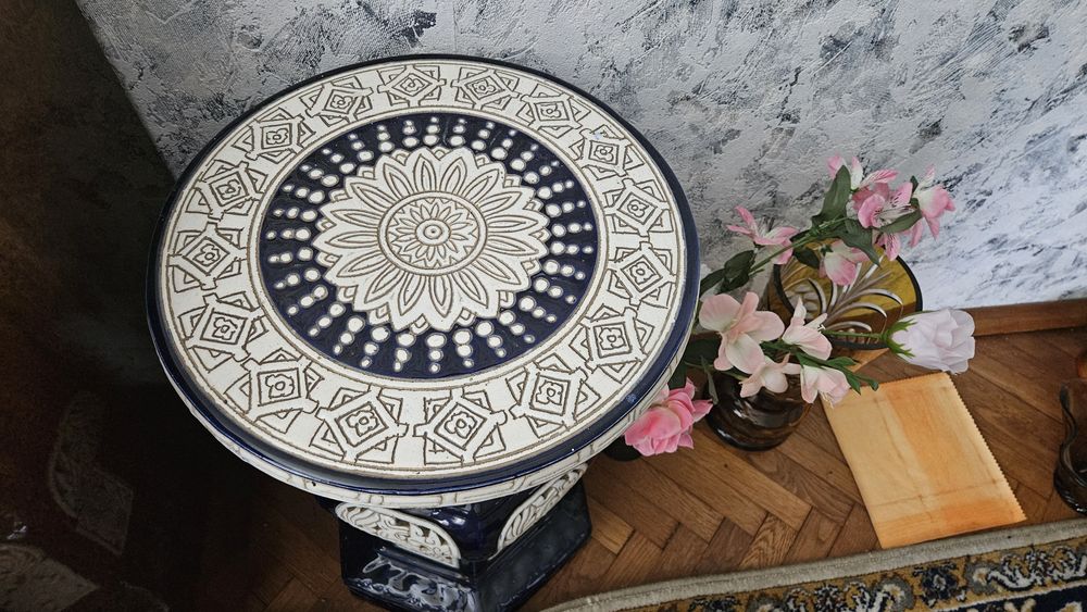 Керамична декоративна стойка