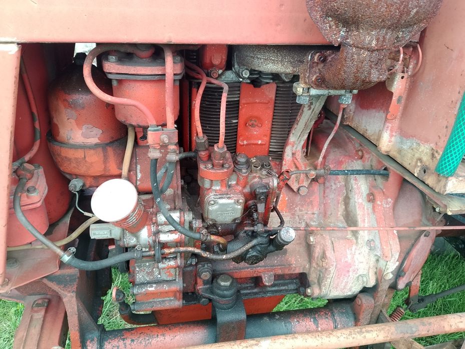 Трактор Т25А с прикачен инвентар