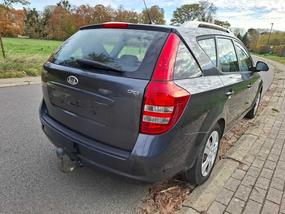 На Части Kia Ceed 1.6crdi 90к.с. Facelift 2011г. комби / SW