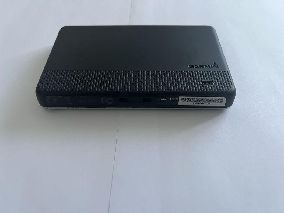 GPS Garmin nüvi 1350 - Ecran 4.3", Subțire și Fiabil