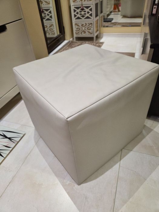 Табуретка/стол/пуф от Еко кожа бял