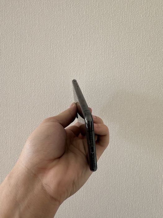 Продам Iphone XS