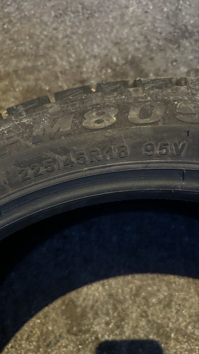 Зимние шины комплект 225/45/18