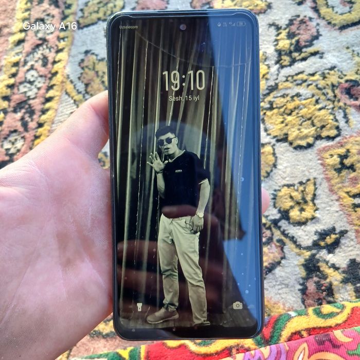 INFINIX.SMART.8.xolati idial 1mln sotiladi