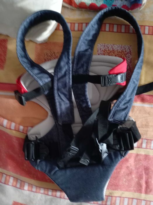 Marsupiu Ergonomic Fit Chicco 0+15kg.