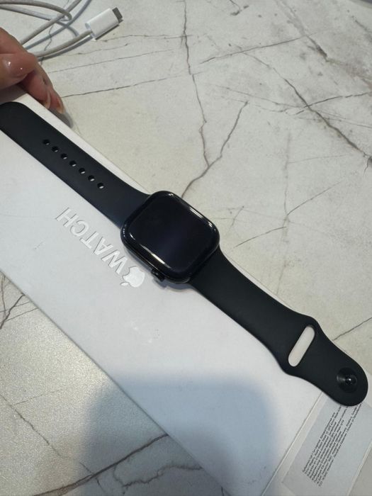Продам Apple Watch 10