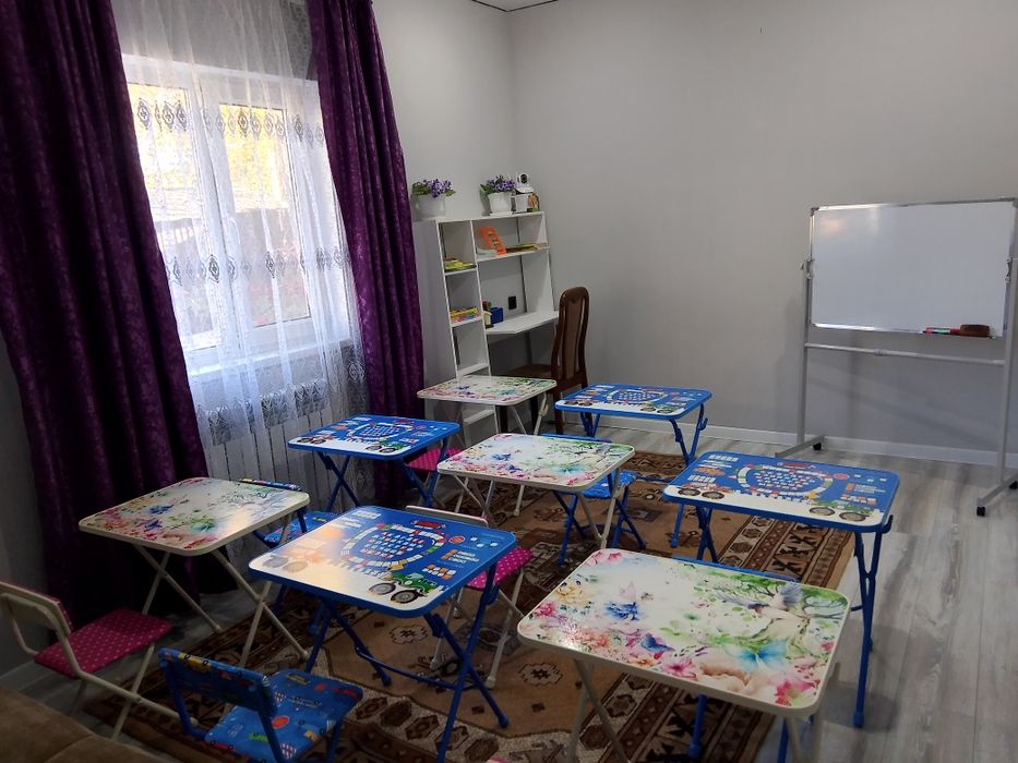 Продам 8 парт, доску меловую/маркерную