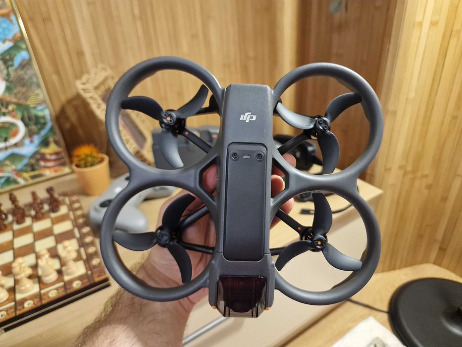 DJI Avata 2 Fly More Combo + Goggles 3 + 2 Controllere - Ca Nou