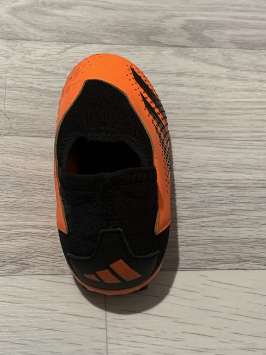 Бутсы адидас предатор акуари