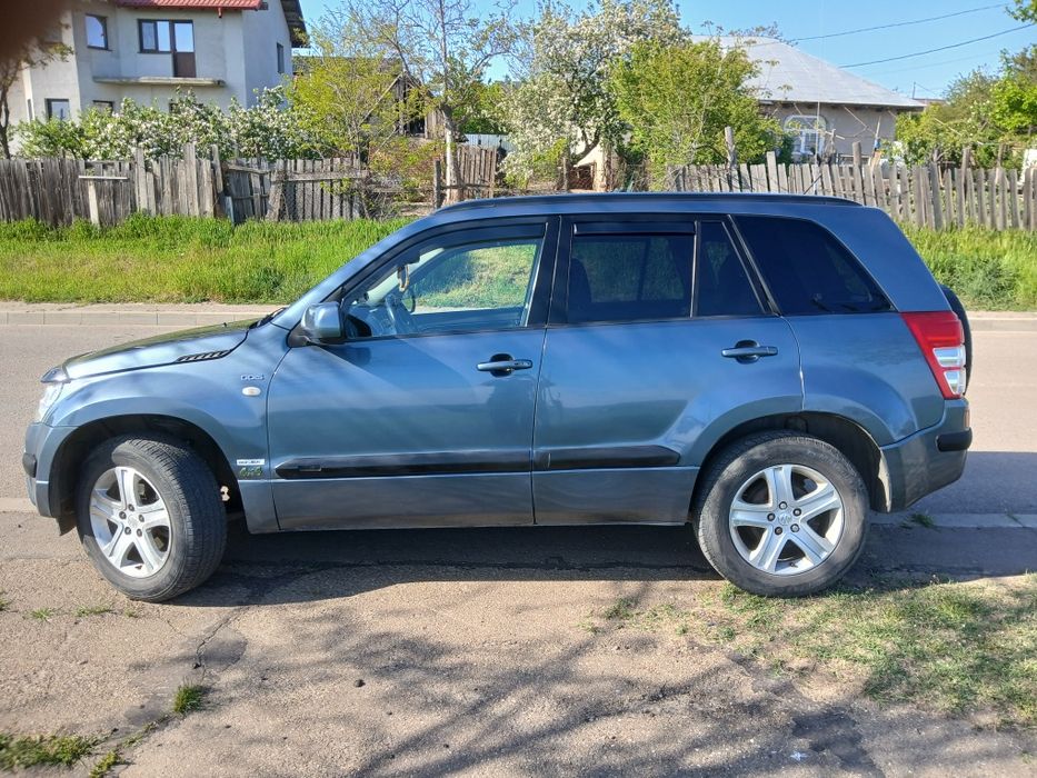 Se vinde Suzuki grand vitara 2006,213000