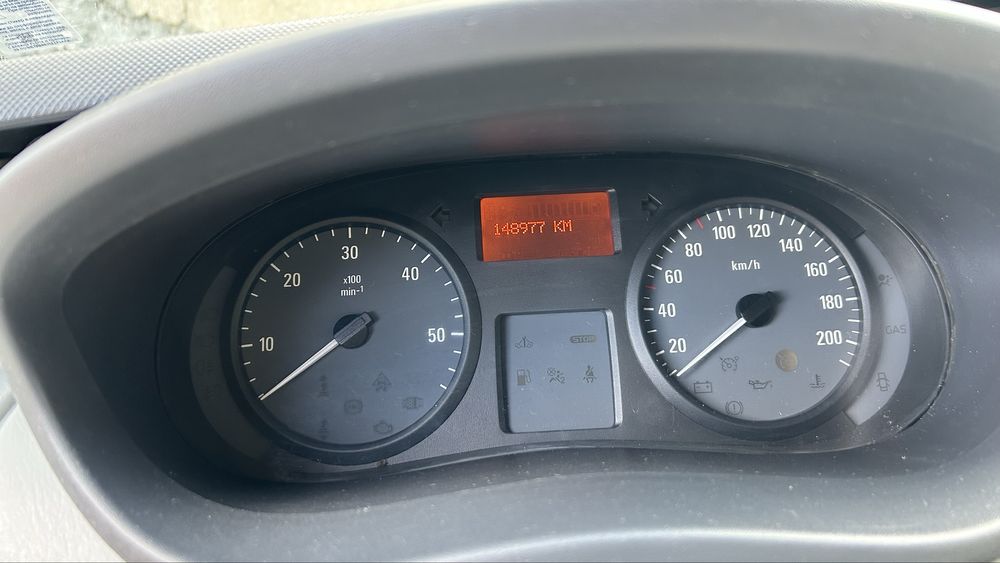 Опел виваро дългата база