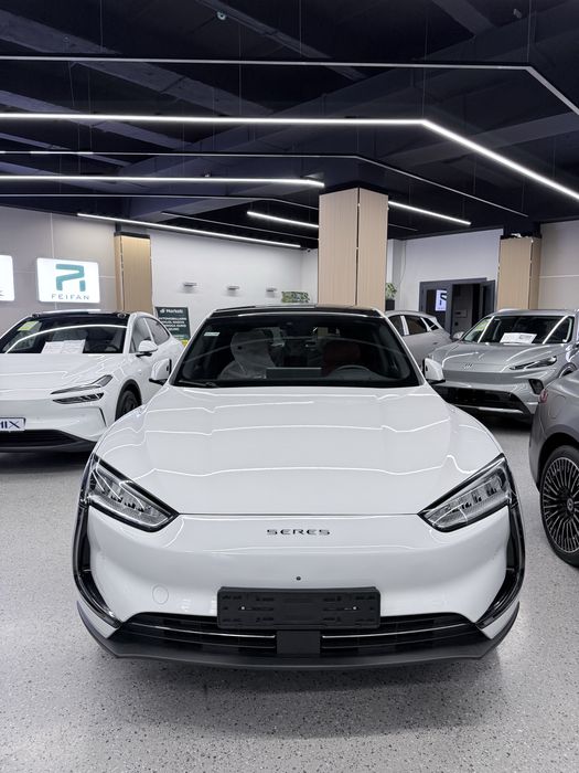 AITO M5 Series Sotiladi 2025 Bez probeg