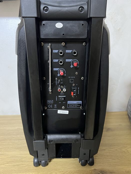 Boxa  portabila  AKAI cu microfon