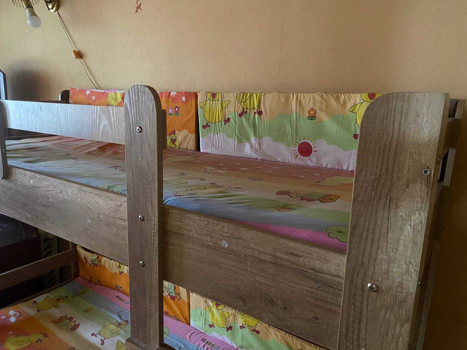 Детская двухъярусная кровать