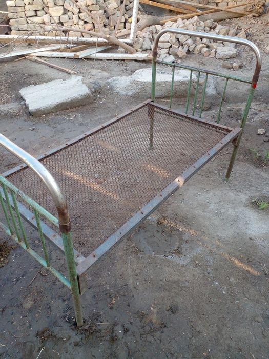 Кроватча сотилади