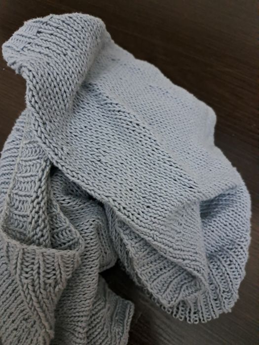 Футболка вязанная,начала распускать,турецкая пряжа 100%хлопок, 500тг.