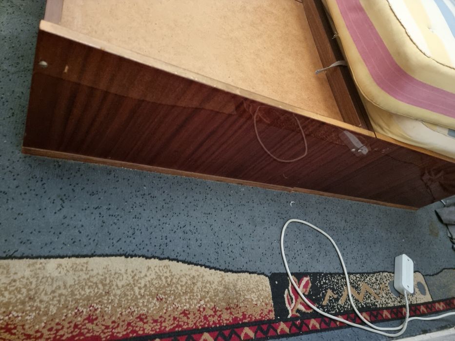 Кровати с матрасами