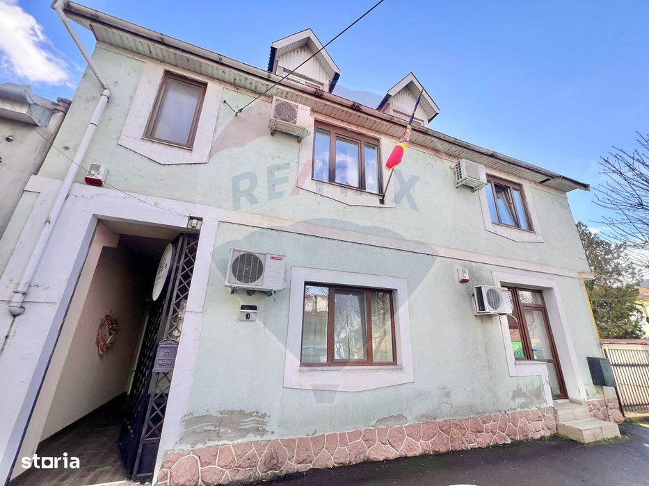 De vânzare casă cu 12 camere, în zona Decebal