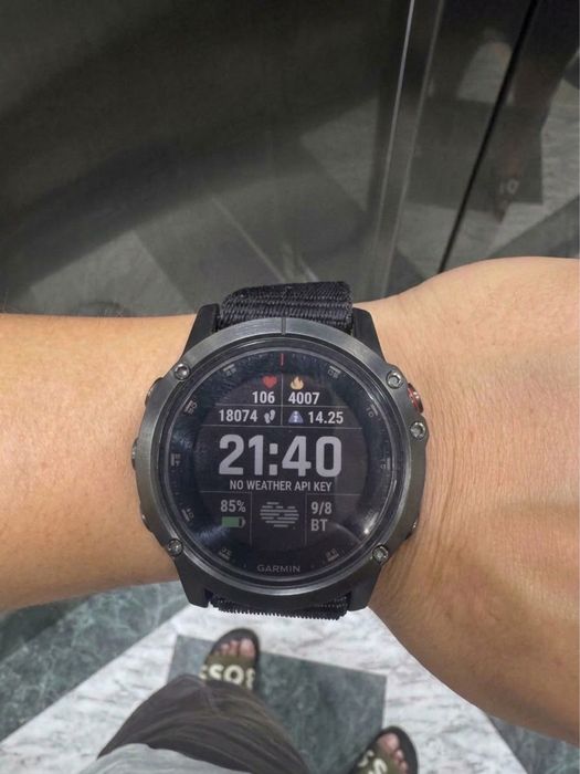 Garmin fenix 5x plus.
