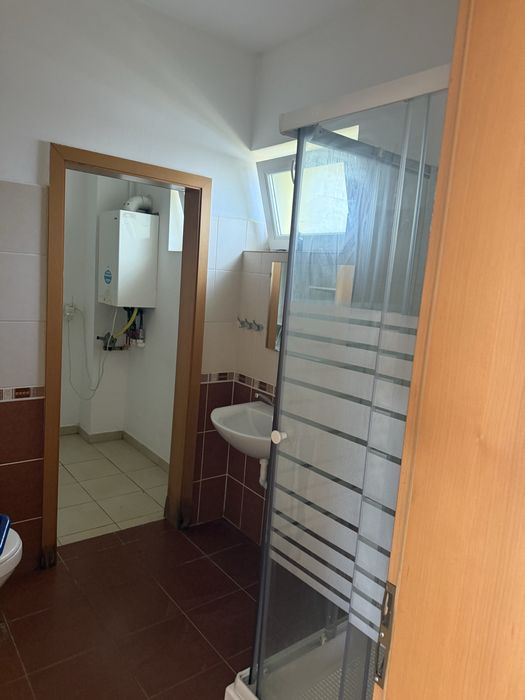 Inchiriez casa duplex 3-4 dormitoare,3 bai,buc mobilata