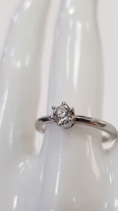 Дамски пръстен с диамант