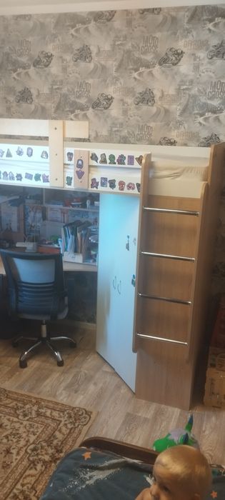 Кровать, шкаф, раб. стол .3в1