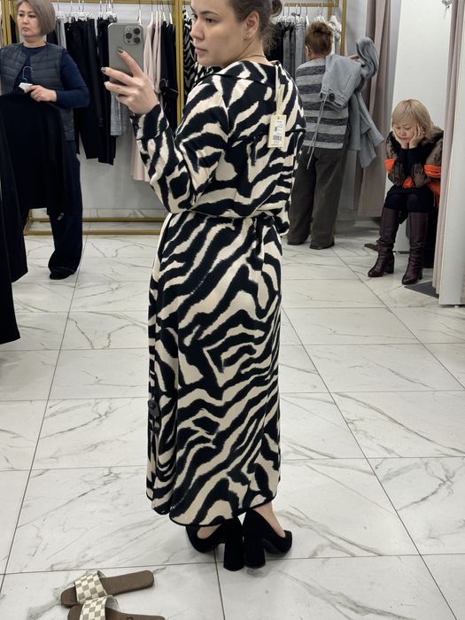 Продам платье в зебру