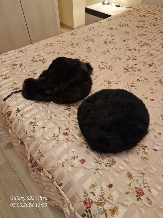 Căciulă de damă și bărbat