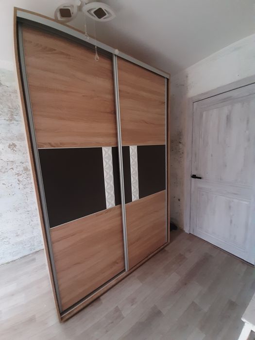 Продам  Шкаф Командор