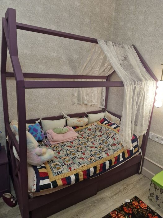 Детская кровать и матрас