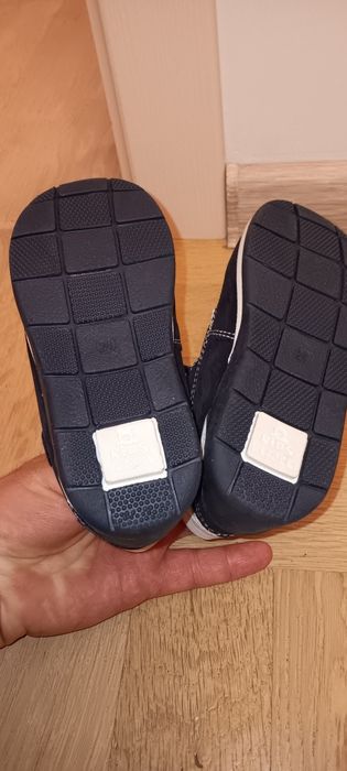 Ласоцки обувки номер 24