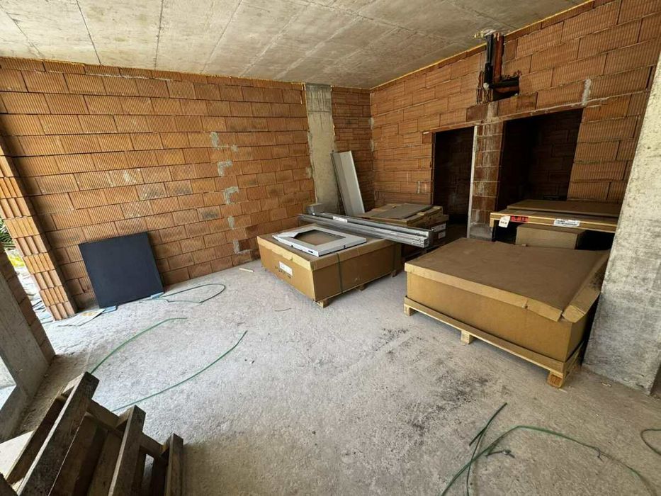 Продава се Магазин в София, Център - 253 кв.м за 1530 €/кв.м - Снимка #2