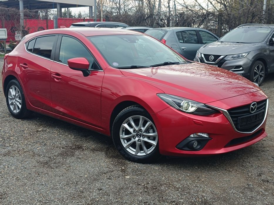 Mazda 3 1.5 benzina 101 cp model 2015