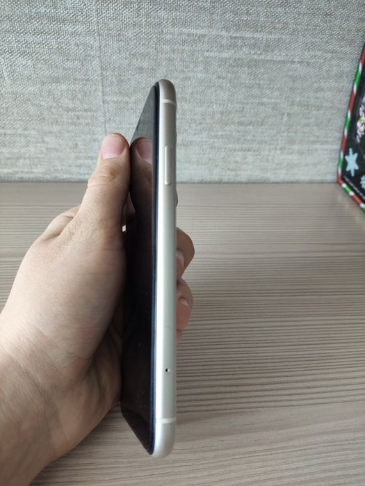 Продаю iPhone 11