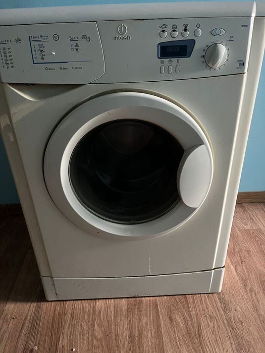 Продам стиральную машину indesit б/у