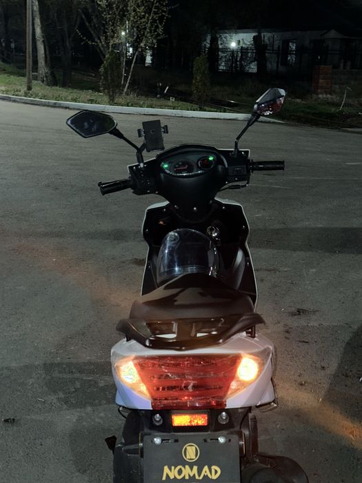 Скутер мопед продам М8